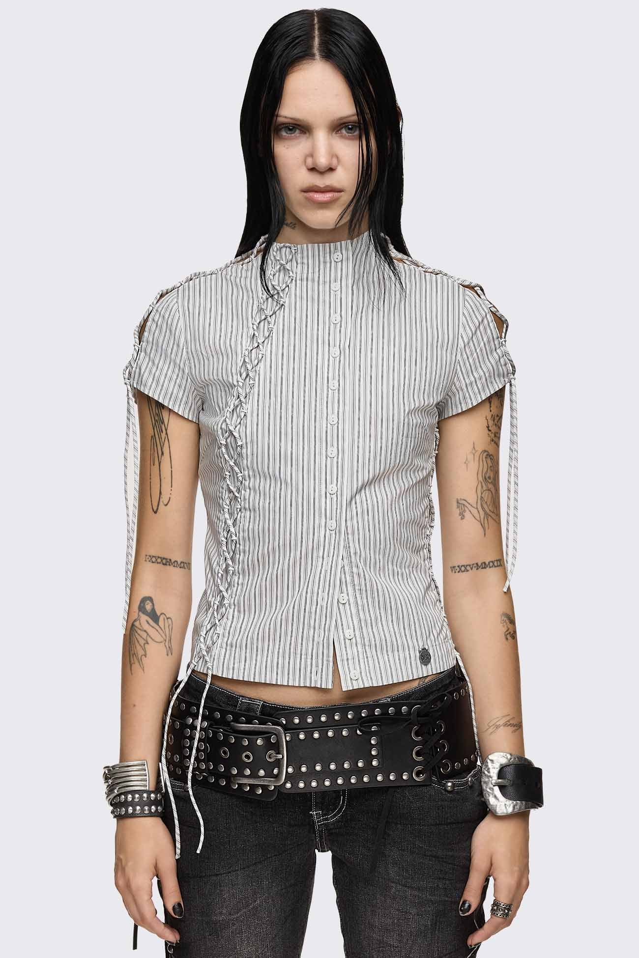 White striped blouse with lace-up details, cold shoulder short sleeves, front buttons and slim fit.